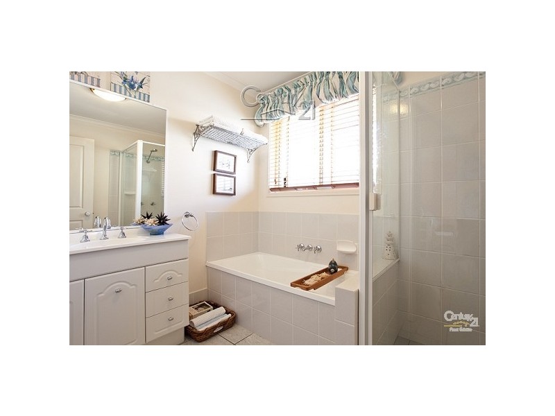 31 Pinelands cct, Redland Bay QLD 4165