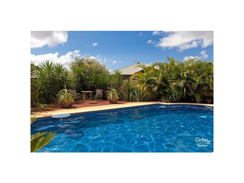 8 Pitman Place, Redland Bay QLD 4165