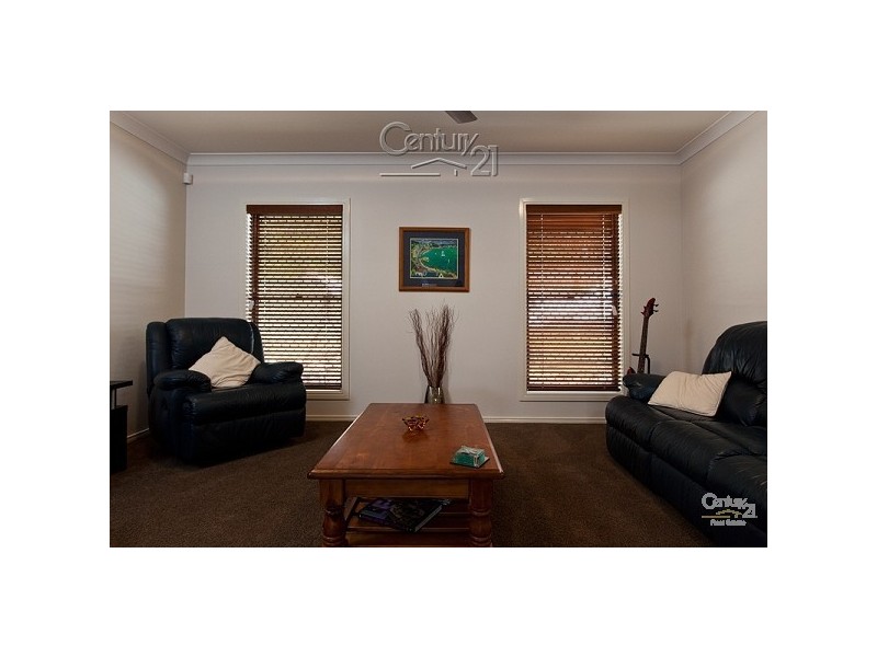 20 Emperor Drive, Redland Bay QLD 4165