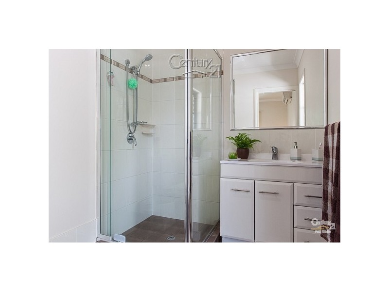 20 Emperor Drive, Redland Bay QLD 4165