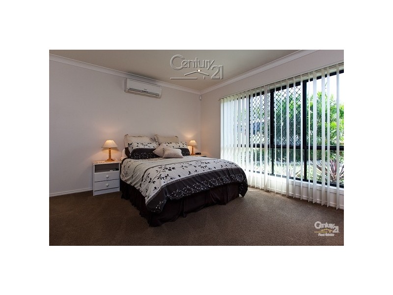 20 Emperor Drive, Redland Bay QLD 4165