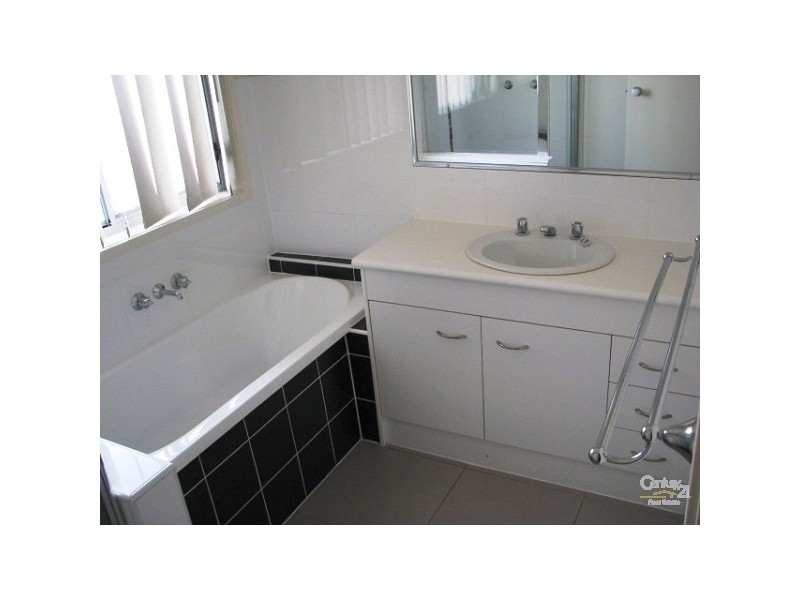 4 St Bees Close, Redland Bay QLD 4165