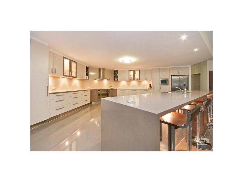 70 – 72 Emperor Drive, Redland Bay QLD 4165