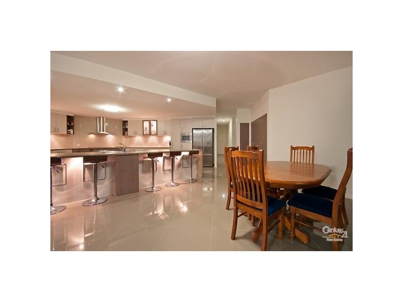 70 – 72 Emperor Drive, Redland Bay QLD 4165