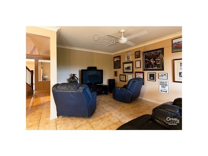 1 Panorama Ct, Redland Bay QLD 4165