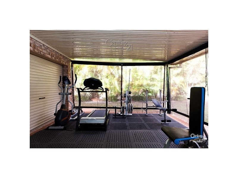 1 Panorama Ct, Redland Bay QLD 4165