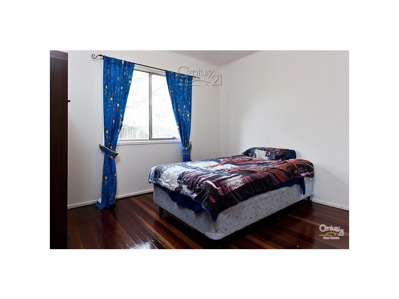 74 Collins St, Redland Bay QLD 4165