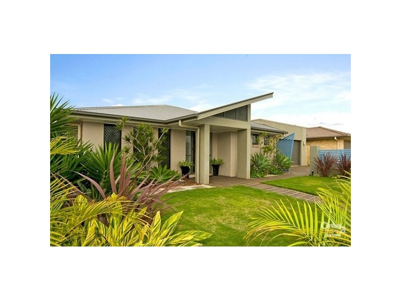 9 Syracuse Street, Redland Bay QLD 4165