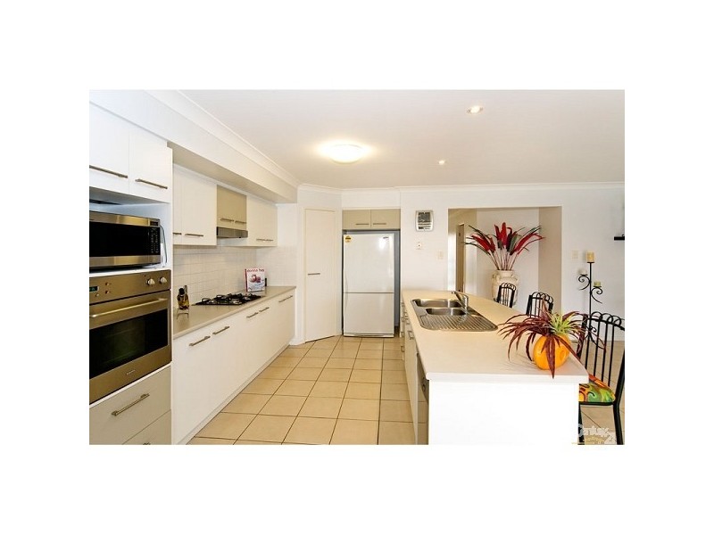 9 Syracuse Street, Redland Bay QLD 4165
