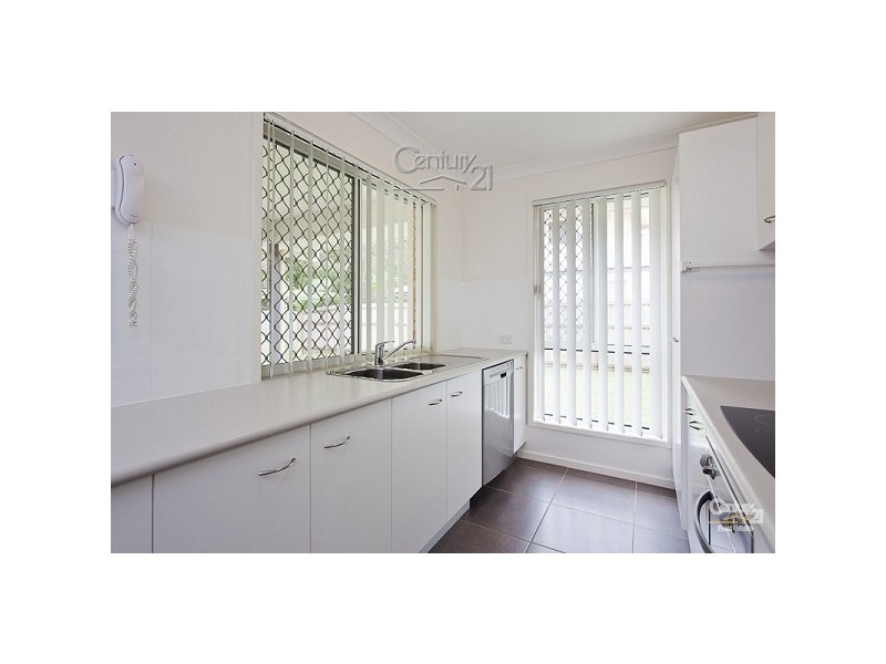 16 Green Place, Redland Bay QLD 4165