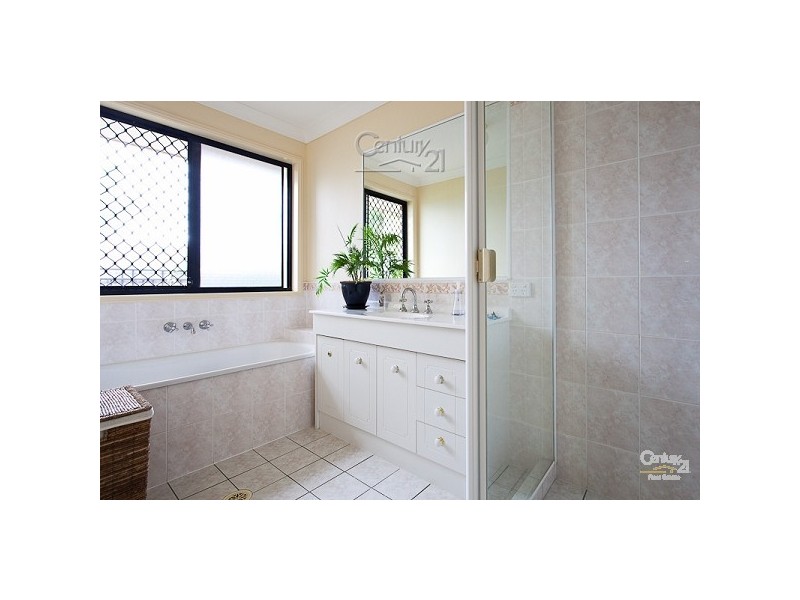 3 Twinspur Court, Victoria Point QLD 4165