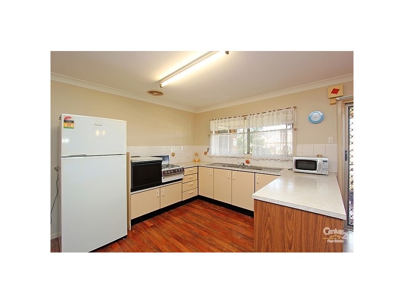 15 Marine St, Redland Bay QLD 4165