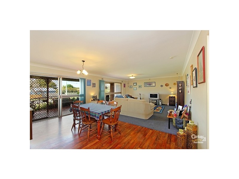 15 Marine St, Redland Bay QLD 4165
