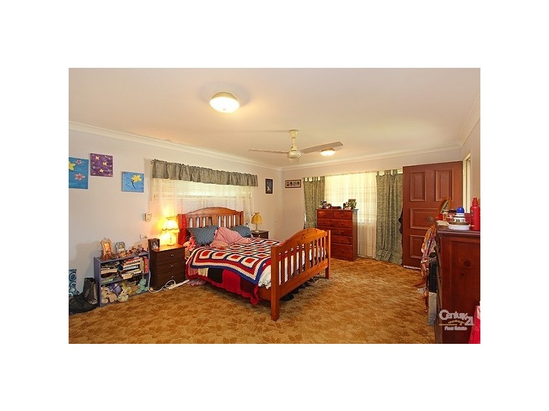 15 Marine St, Redland Bay QLD 4165