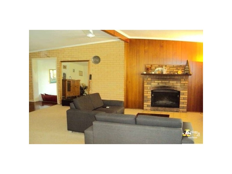 34 Giles Road, Redland Bay QLD 4165