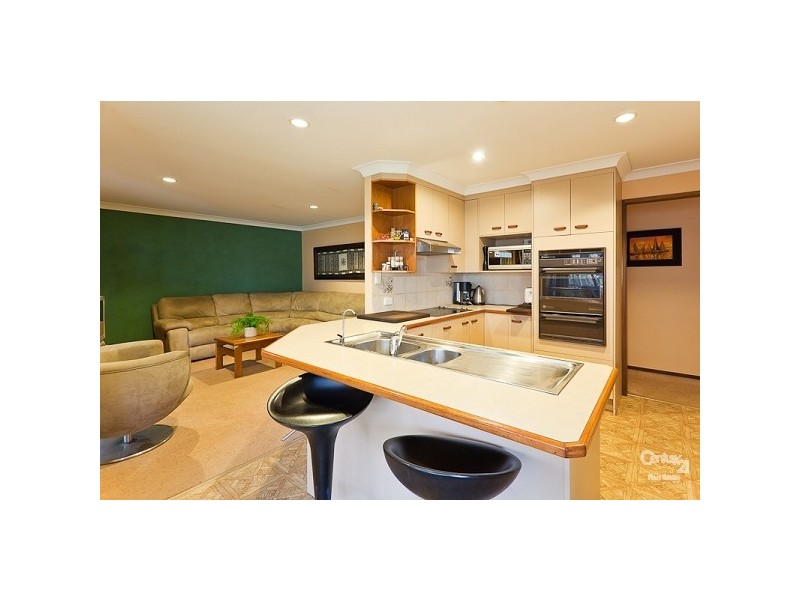 348 Chatswood Rd, Shailer Park QLD 4128