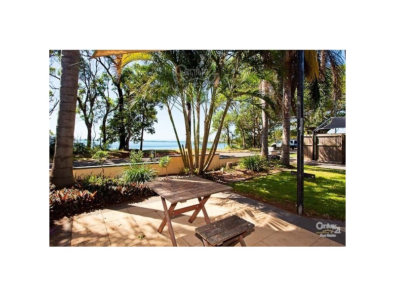 329 Esplanade, Redland Bay QLD 4165
