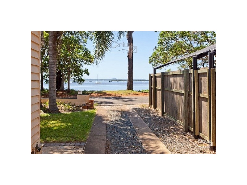 329 Esplanade, Redland Bay QLD 4165