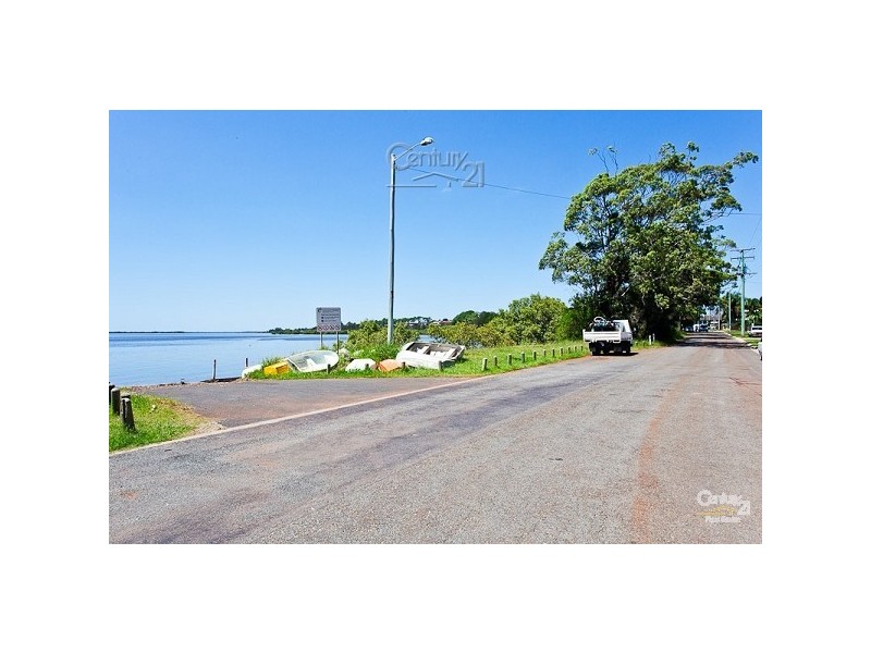 329 Esplanade, Redland Bay QLD 4165