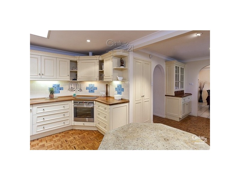 4 Sandra Court, Redland Bay QLD 4165