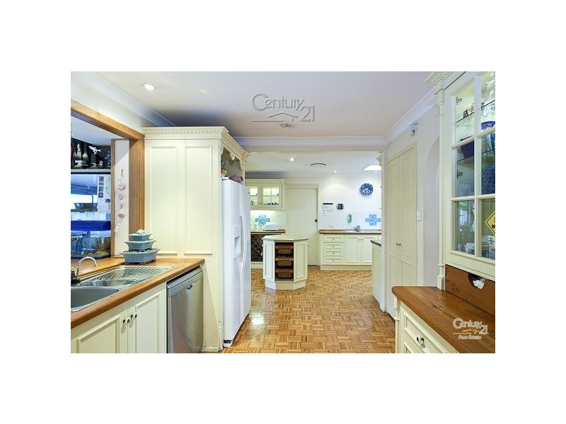 4 Sandra Court, Redland Bay QLD 4165