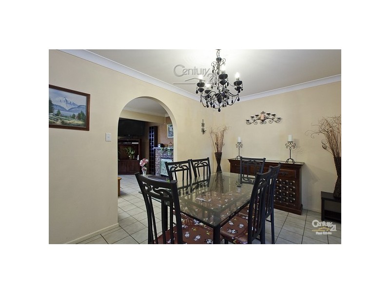 4 Sandra Court, Redland Bay QLD 4165