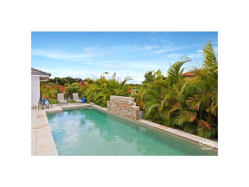 2 Portland Pde, Redland Bay QLD 4165