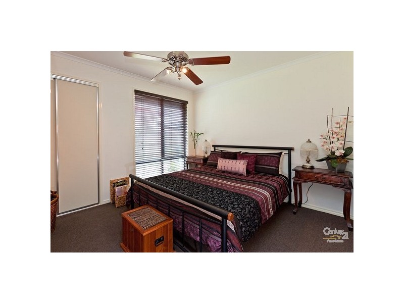 2 Portland Pde, Redland Bay QLD 4165