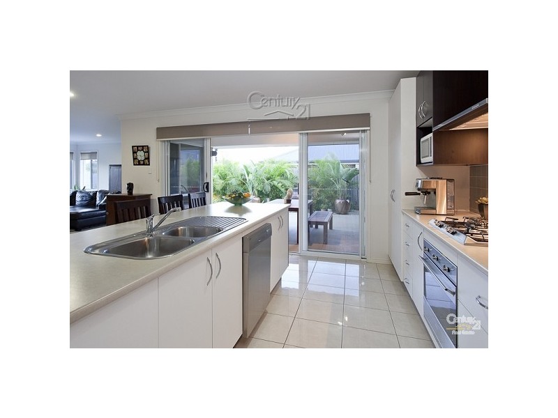 9 FORREST STREET, Redland Bay QLD 4165