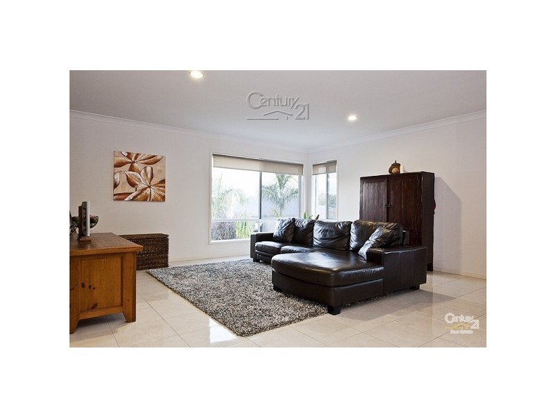 9 FORREST STREET, Redland Bay QLD 4165