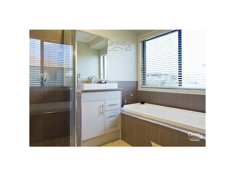 4 ST CLAIR COURT, Redland Bay QLD 4165