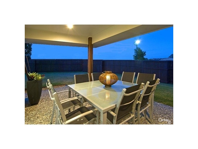 10 Cole St, Redland Bay QLD 4165