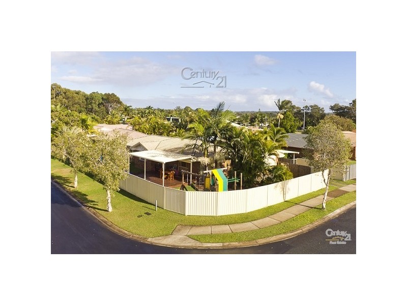 17 Poinciana Ave, Victoria Point QLD 4165