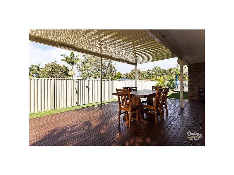 17 Poinciana Ave, Victoria Point QLD 4165