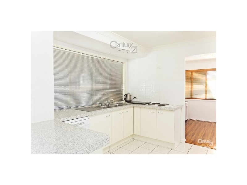 17 Poinciana Ave, Victoria Point QLD 4165