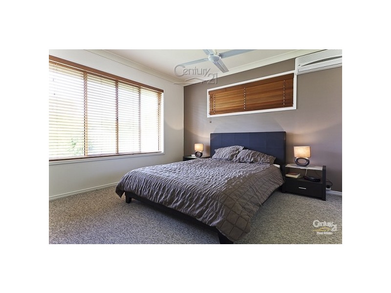 17 Poinciana Ave, Victoria Point QLD 4165