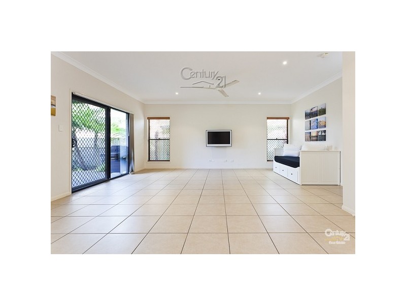 15 Lindeman Place, Redland Bay QLD 4165