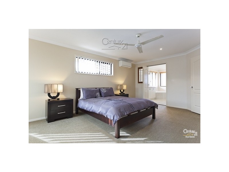 15 Lindeman Place, Redland Bay QLD 4165