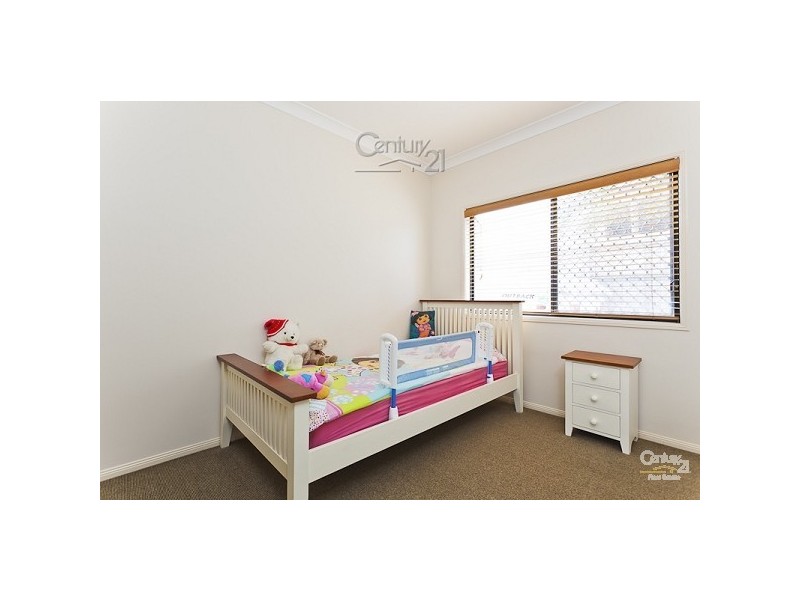 15 Lindeman Place, Redland Bay QLD 4165