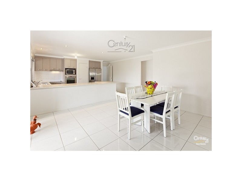 15 Magnetic Place, Redland Bay QLD 4165