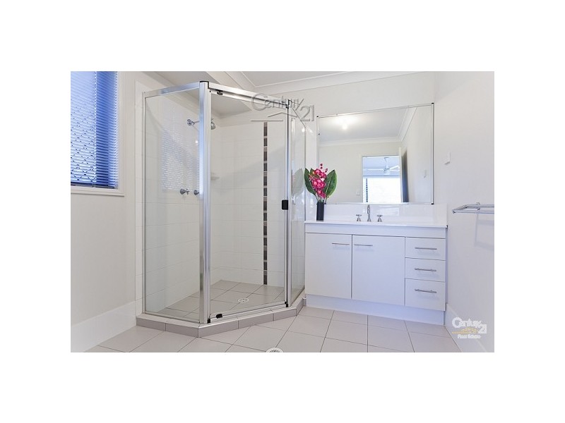 15 Magnetic Place, Redland Bay QLD 4165