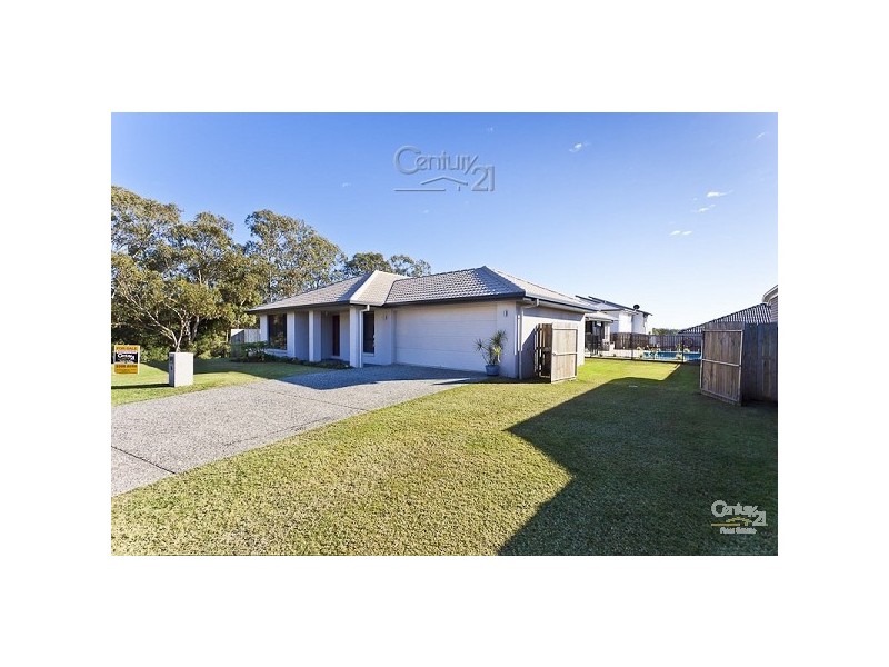 15 Magnetic Place, Redland Bay QLD 4165