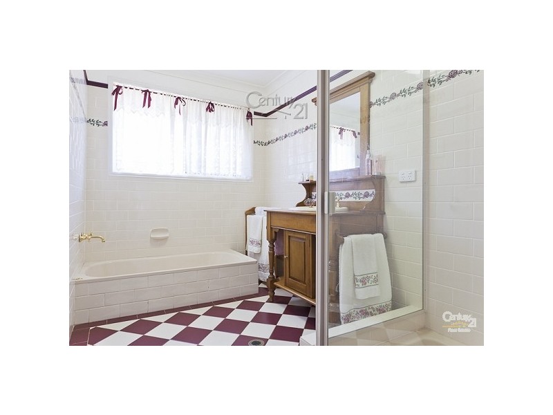 18 Viewfield Street, Redland Bay QLD 4165