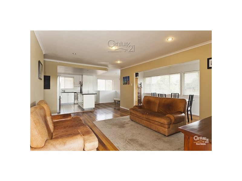 7 Tina Street, Redland Bay QLD 4165