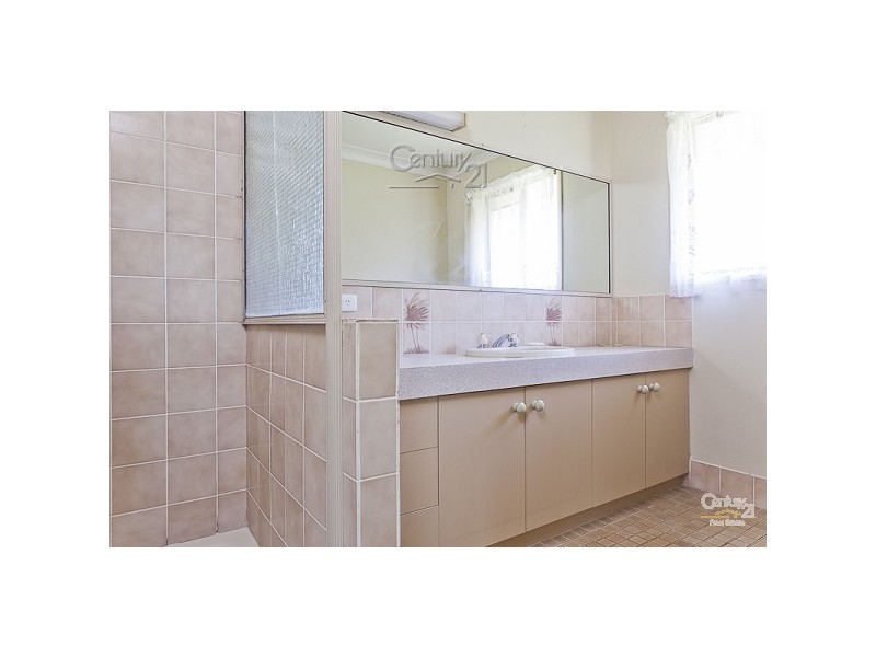 18 Mill Street, Redland Bay QLD 4165