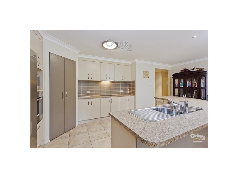 33 Parklink Drive, Redland Bay QLD 4165