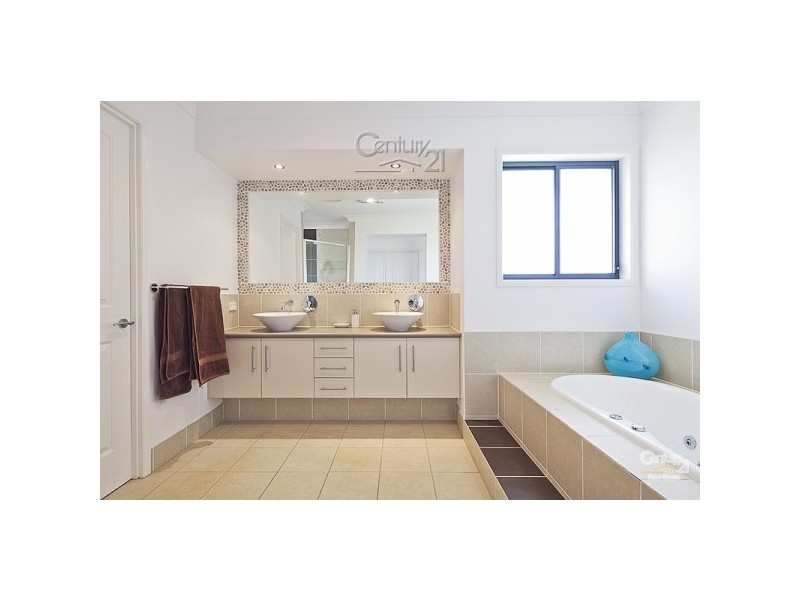 12 Haslingden Dve, Redland Bay QLD 4165