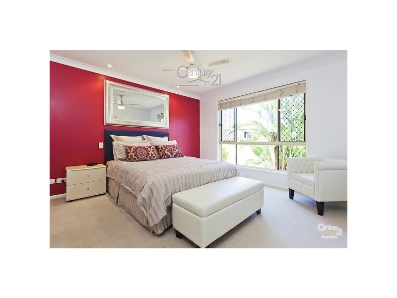 8 Spinnaker Circuit, Redland Bay QLD 4165