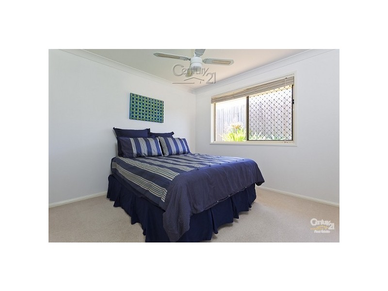 8 Spinnaker Circuit, Redland Bay QLD 4165