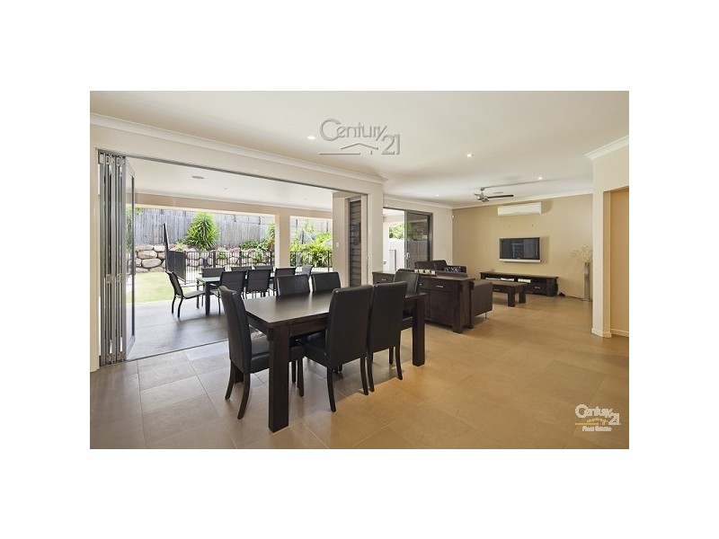 72 Denham Boulevard, Redland Bay QLD 4165